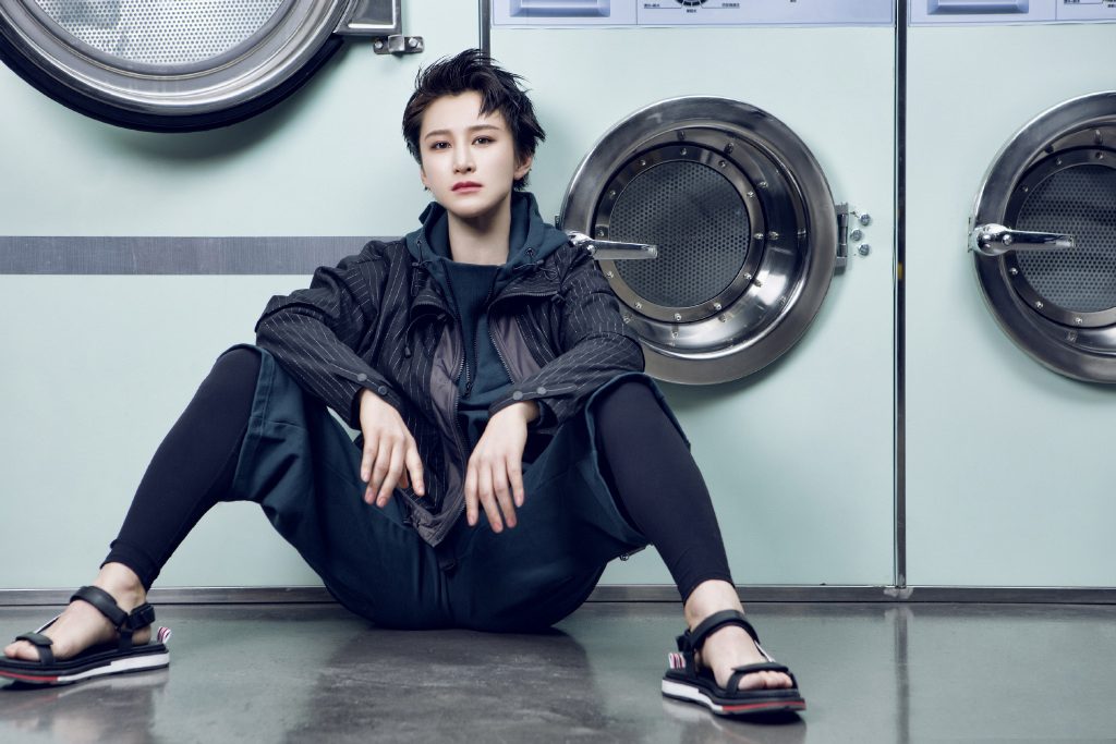 ,1986年12月25日出生于内蒙古通辽市,中国内地