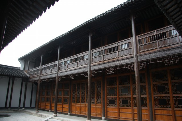  p>道台府第四进楼厅位于常州市天宁区天宁街道后北岸社区前北岸东端.