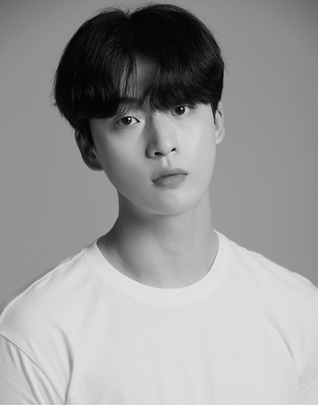 >金江珉(         ),1995年8月17日出生于韩国济州市,韩国男模特,演员