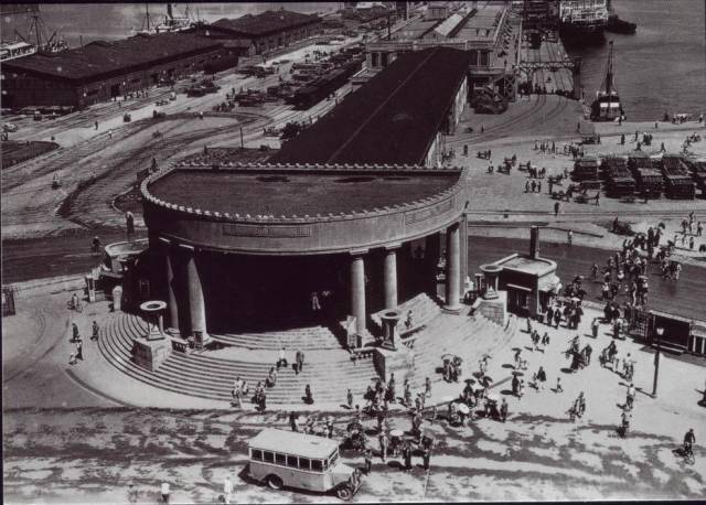 青泥洼桥,位于辽宁省 a target="_blank" href="/item/大连市/127186"