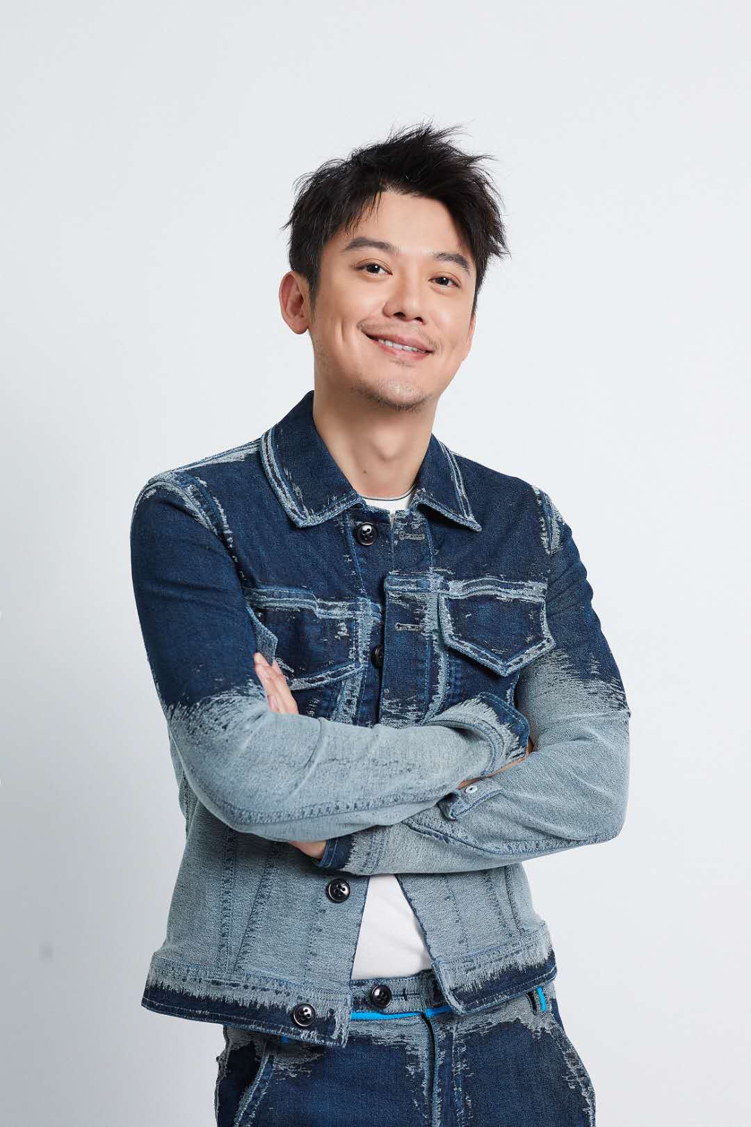  p>芦芳生,1978年11月5日出生于上海市,华语影视男演员,毕业于日本