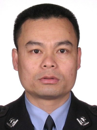 1988年8月参加工作 /p> p>现任温州市永嘉县公安局党委委员,副局长