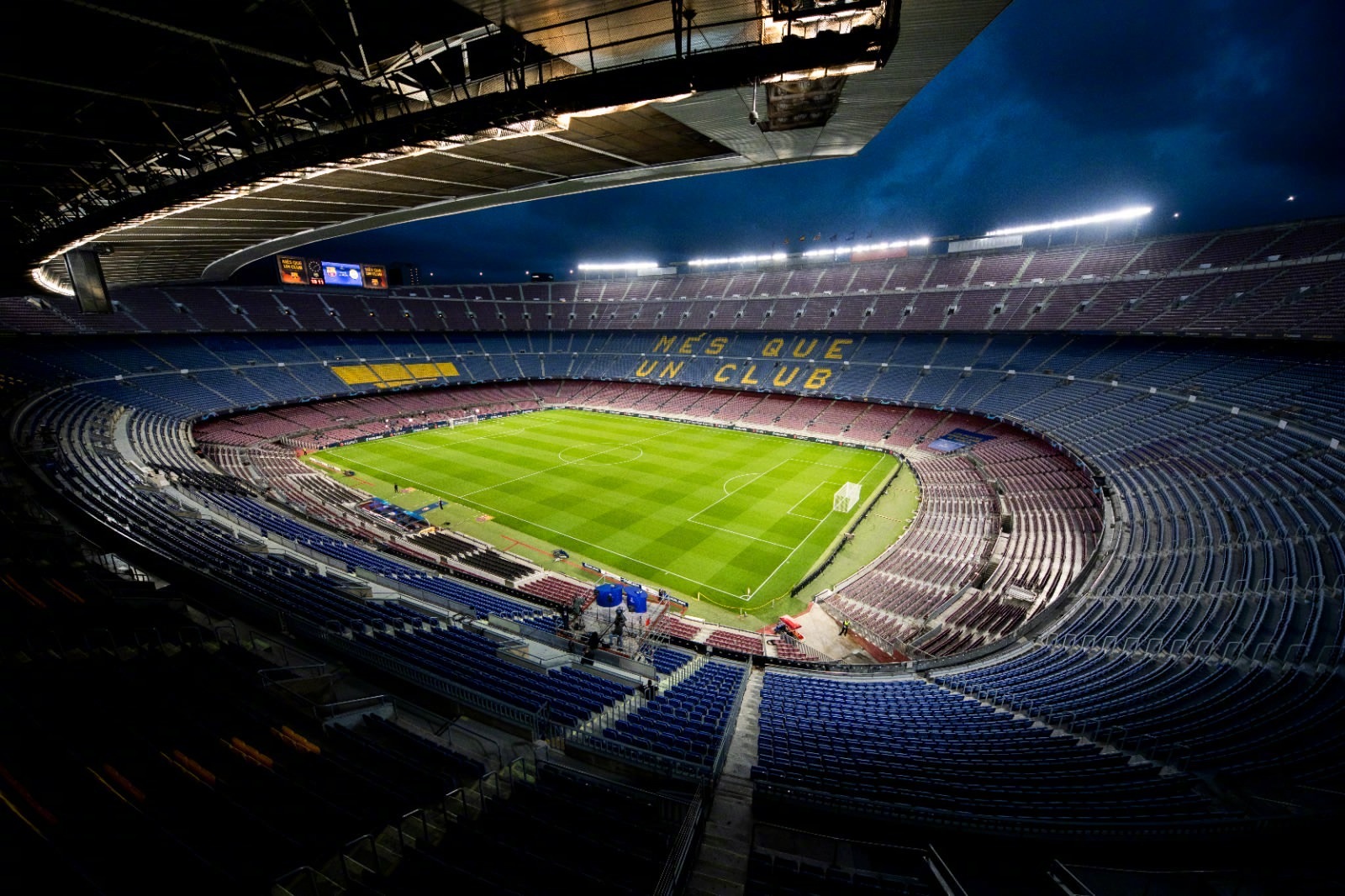  p> b>巴塞罗那足球俱乐部 /b>(fc barcelona),简称" b>巴萨 /b>",是