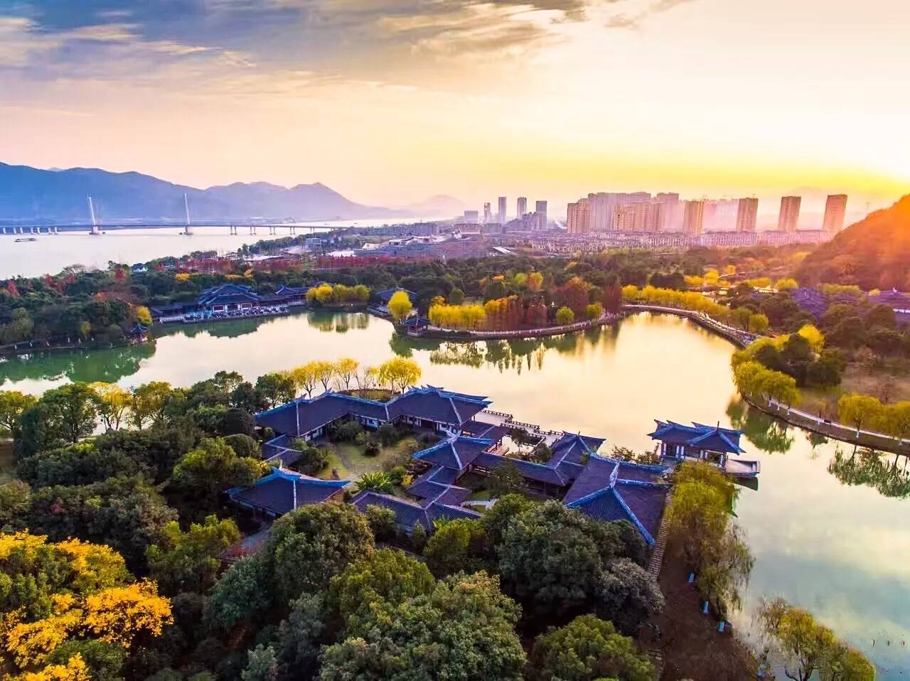  p> a target="_blank" href="/item/东吴文化公园/3179146" data