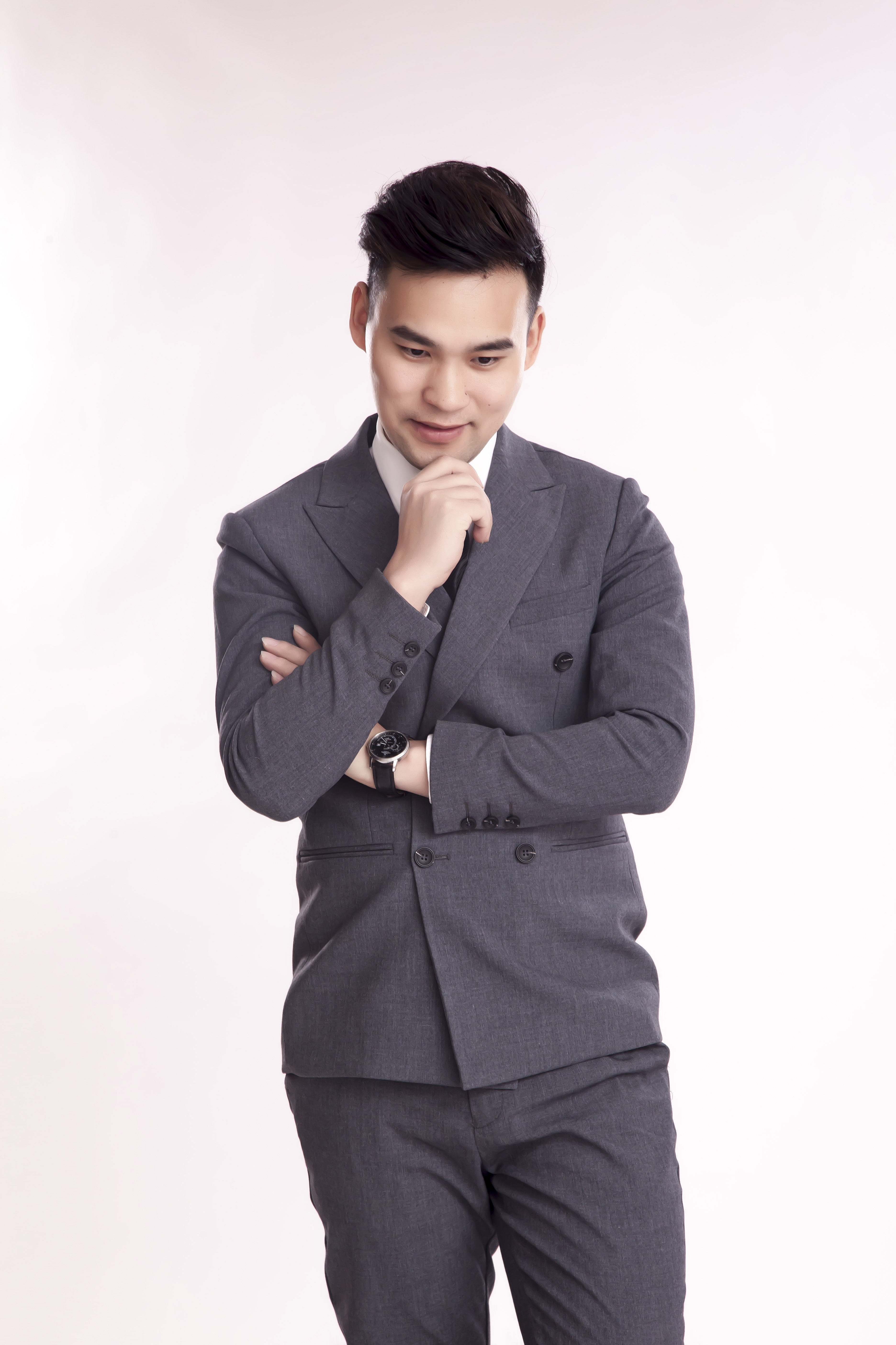 ="godwbcfl6f">张涛,1989年出生于河南省信阳息县,中国内地节目主持人