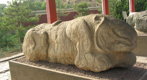  p>霍去病墓石雕,多是根据原石自然形态,运用 a target="_blank" href