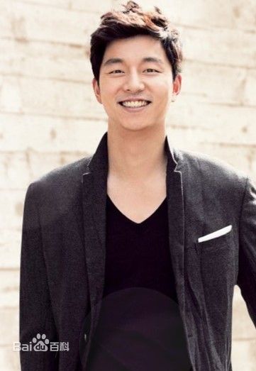 孔刘艺名是来自父母姓氏,曾被译为孔侑,孔兪, 孔俞, 孔宥, 孔郁