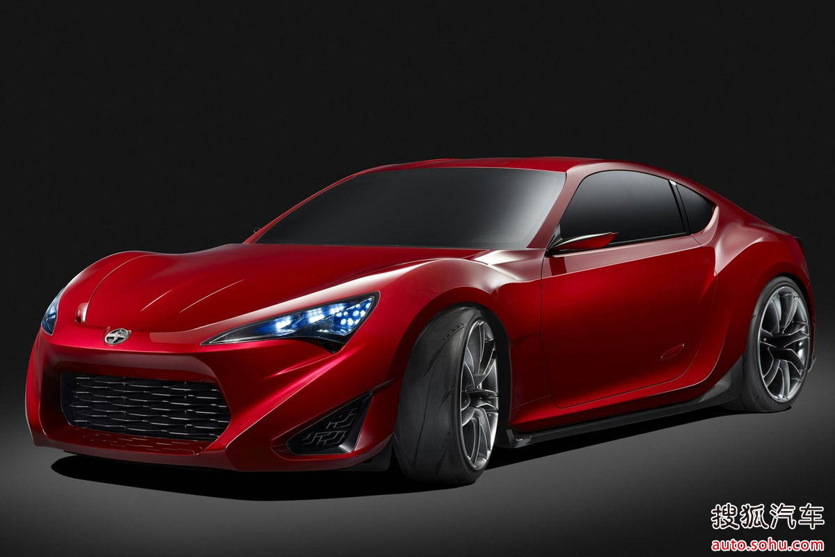 90年代,丰田汽车公司推出的"凌志"牌高级轿车,就像一匹"黑马",以与众