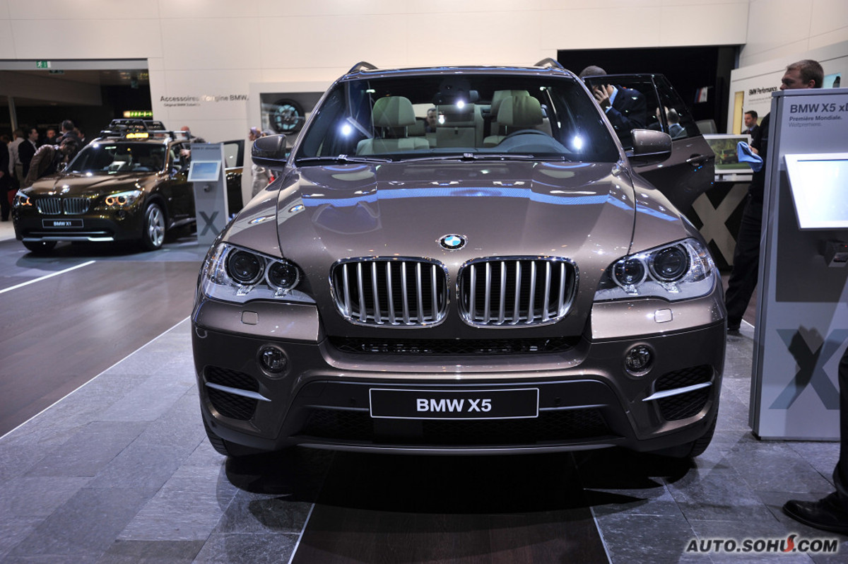 宝马 /a>品牌的第一款四轮驱动 a target="_blank" href="/item/suv