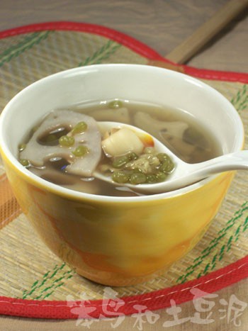 莲藕莲子绿豆汤