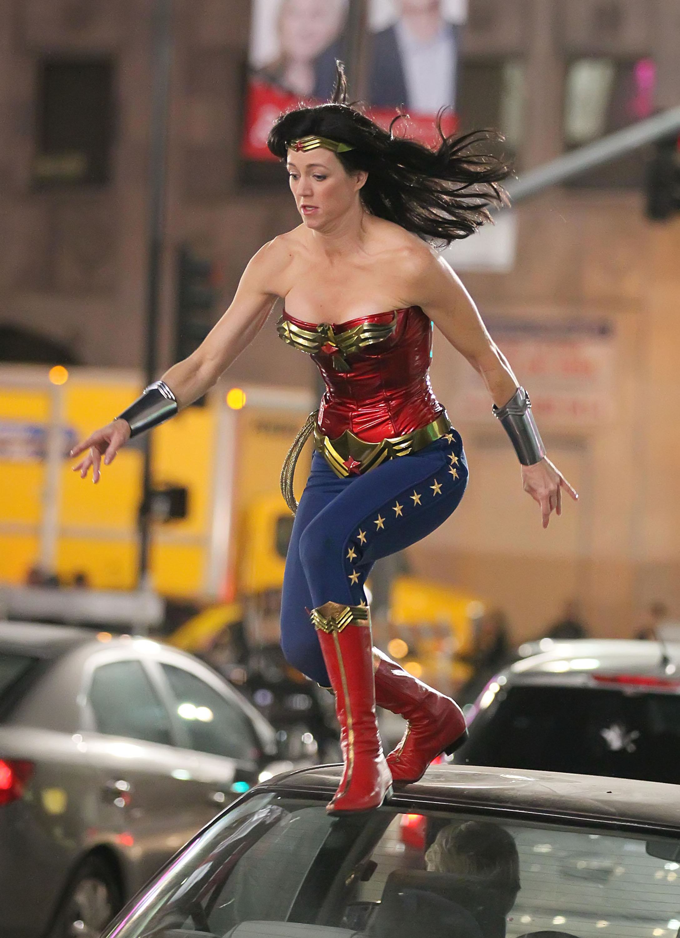  p data-id="gnwiq4y3nz">《神奇女侠》是2011年由dc entertainment