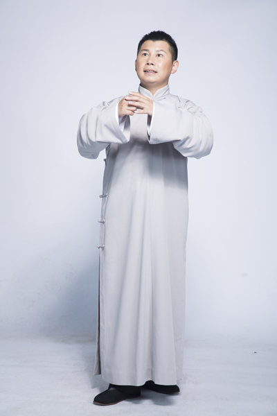  p>何云伟,本名何伟,1981年12月25日出生于北京昌平,相声演员,影视