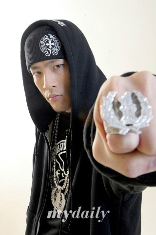  p>teddy,本名朴洪俊(         ),1978年9月14日出生于韩国,韩国歌手