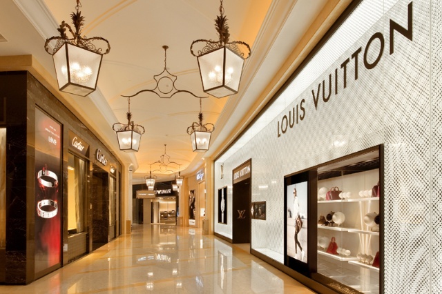  p>澳门dfs环球免税店是dfs集团成员之一,位于澳门路氹金光大道. /p>