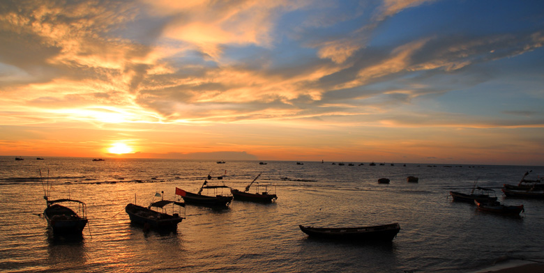  p> a target="_blank" href="/item/莺歌海镇/10856570" data-lemma