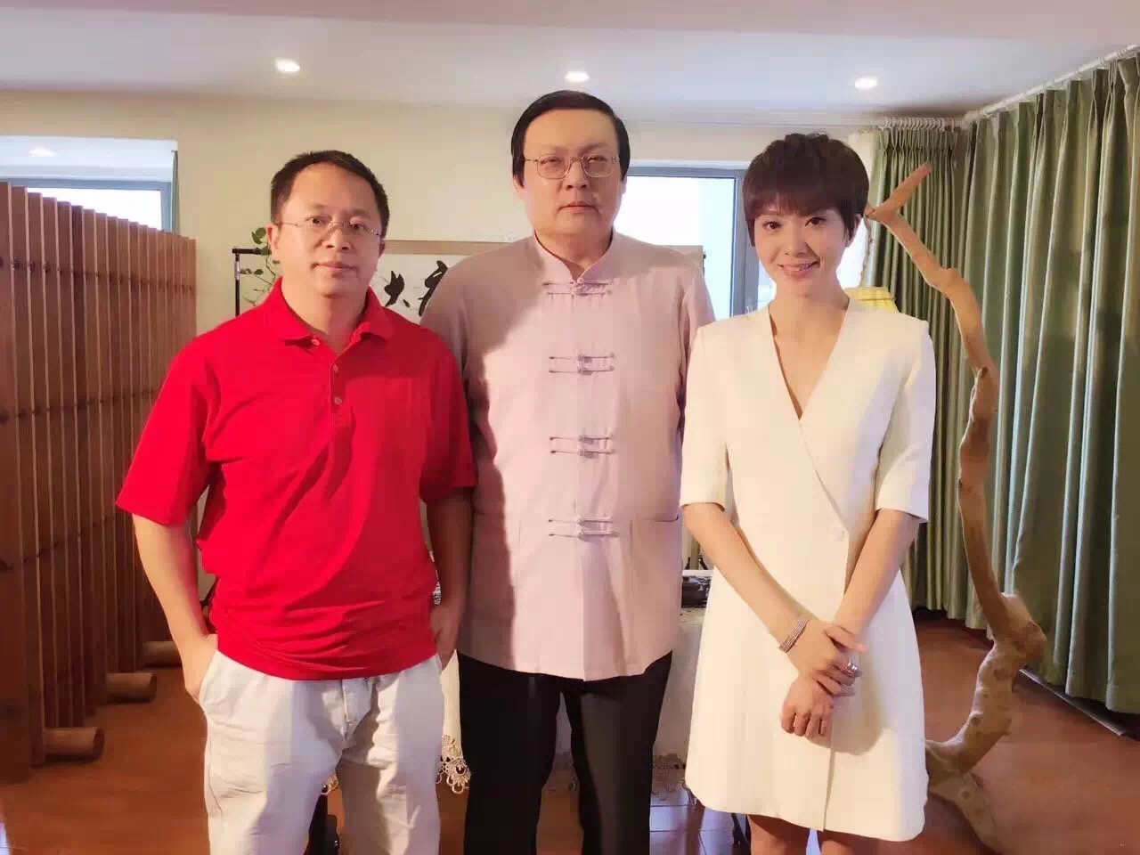  p>紫檀,央视美女 a href="#" data-lemmaid="713687">主播 /a>,同时