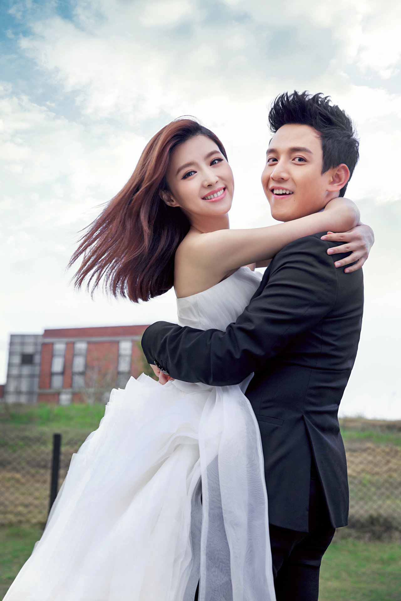  p>张杨果而,1985年4月18日生于重庆市,中国内地女主持人,影视演员