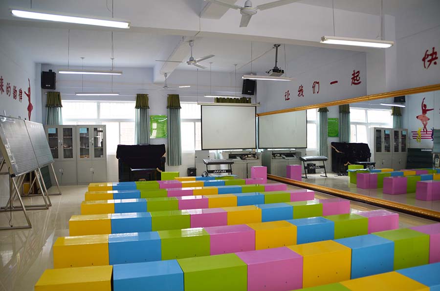  p data-id="gnb5vf0ipa">荥阳市第一小学创建于1985年,原名荥阳县