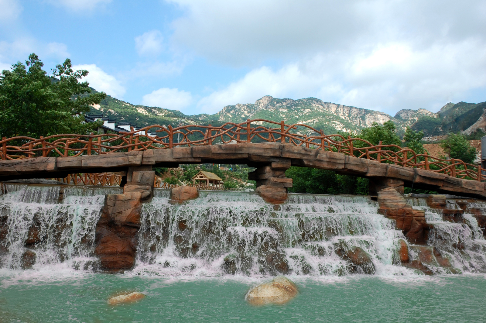  p data-id="gnws9hb3cg">青岛茶山风景区位于平度市城北20公里,北接