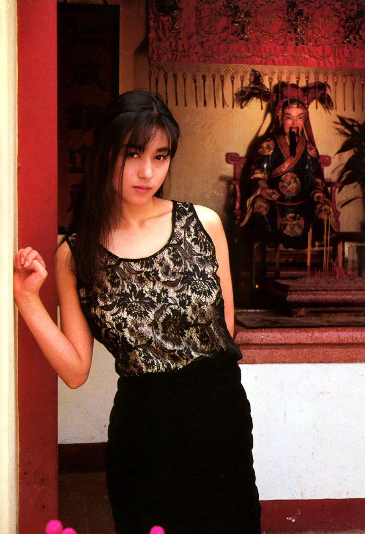  p>青山知可子(あおやま ちかこ),1966年7月7日出生于大阪府.