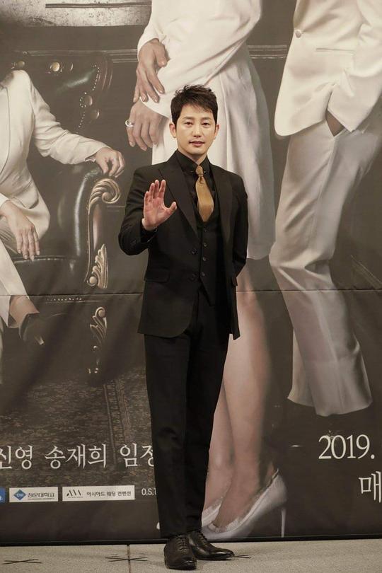 由 a href="#" data-lemmaid="3412327">尹成植 /a>执导,权顺元