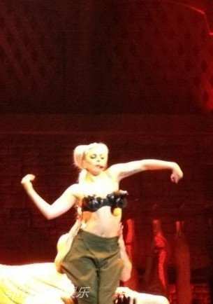  p>lady gaga,原名史蒂芬妮·乔安妮·安吉丽娜·杰