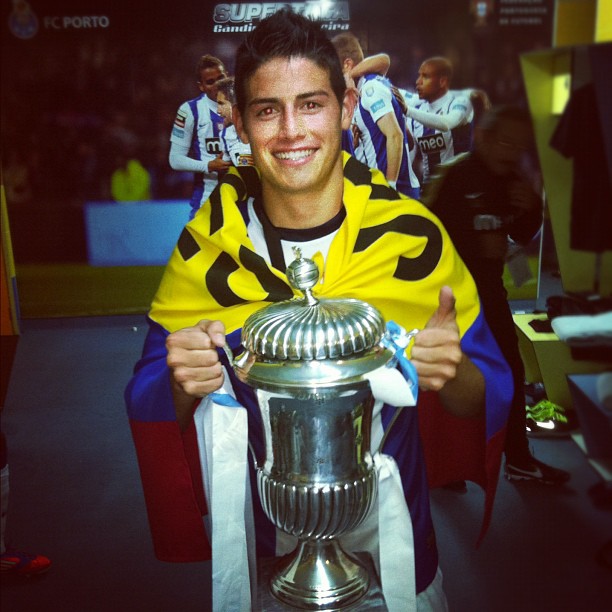  p> b>哈梅斯·罗德里格斯 /b>(james rodríguez),全名 b>哈梅斯