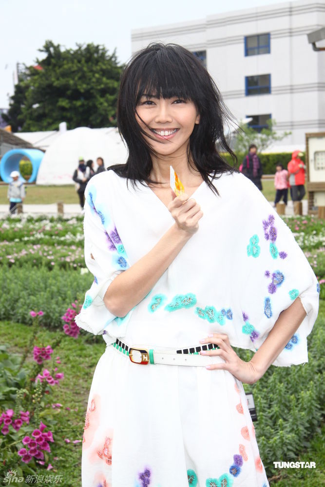  p>孙燕姿(stefanie sun),1978年7月23日出生于新加坡,祖籍中国广东省