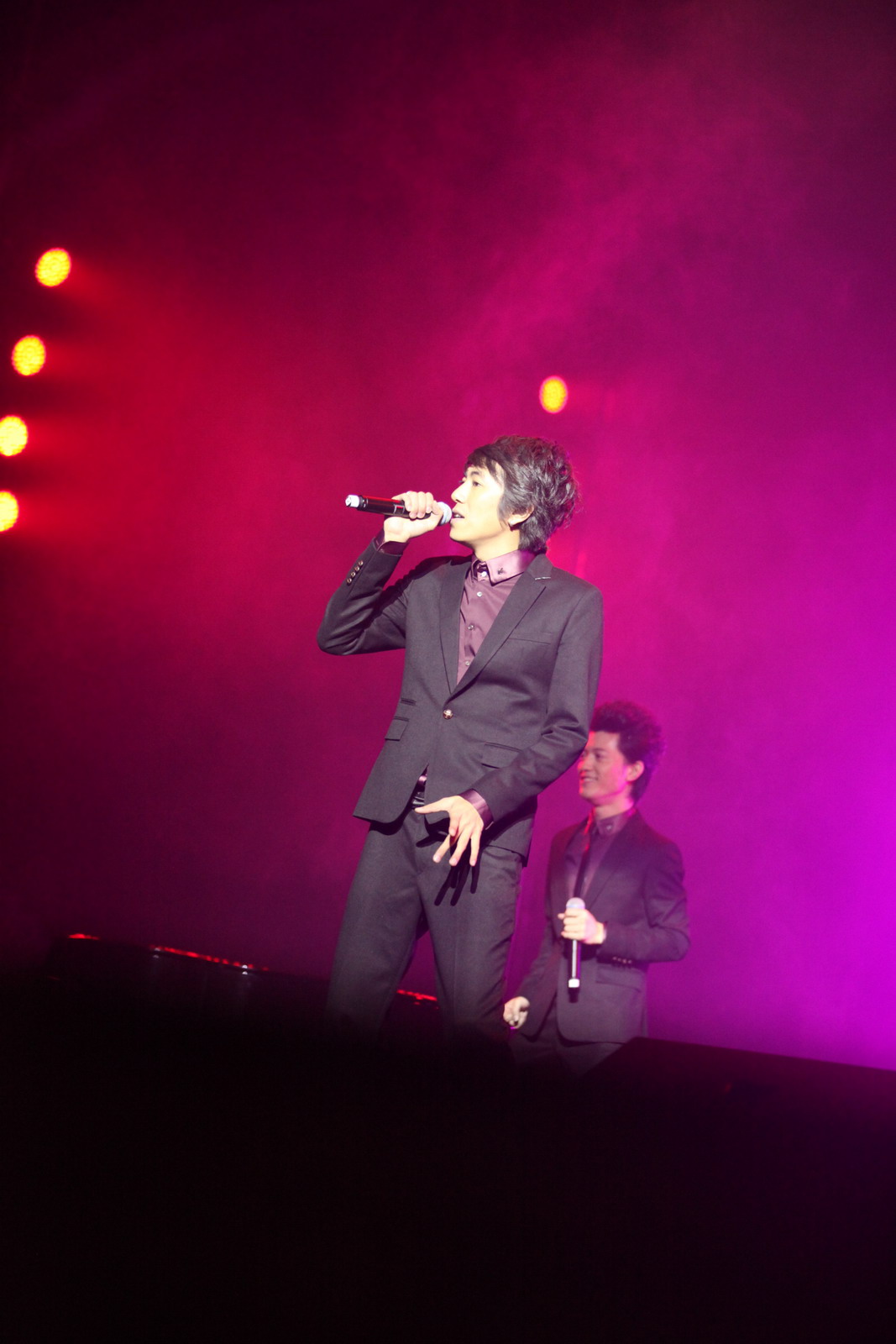 组合成立于2005年的中国最美和声组合,由成员陈云,李晓峰,奥杰阿黑