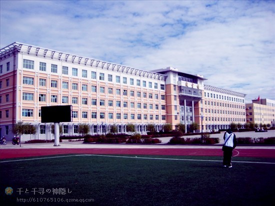  p>九三一中学始建于1980年,是黑龙江省首批省级重点中学.