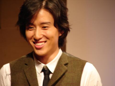  p data-id="gnx6o7f6zr">杨镇宇,男,1988年的