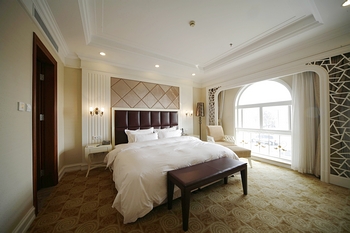 上海市宝隆花园酒店