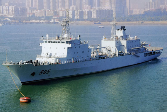 "抚仙湖"号补给舰