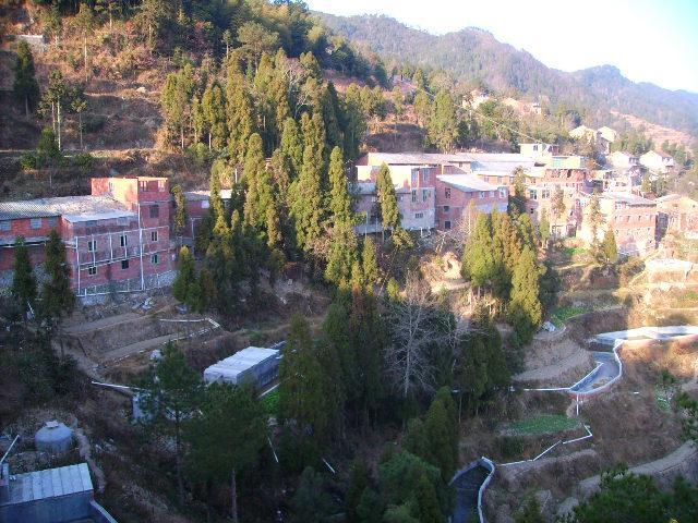  p>占里村是隶属于浙江省文成县黄坦镇的行政村,地处浙南山区,位于