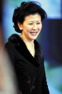  p>周凯旋,女,汉族,1960年出生,原tom公司第二大股东,tom私有化之后