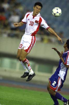  p>宿茂臻,1972年9月1日出生于山东省青岛市,祖籍四川省,前中国足球