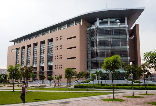 广东外语大学图书馆