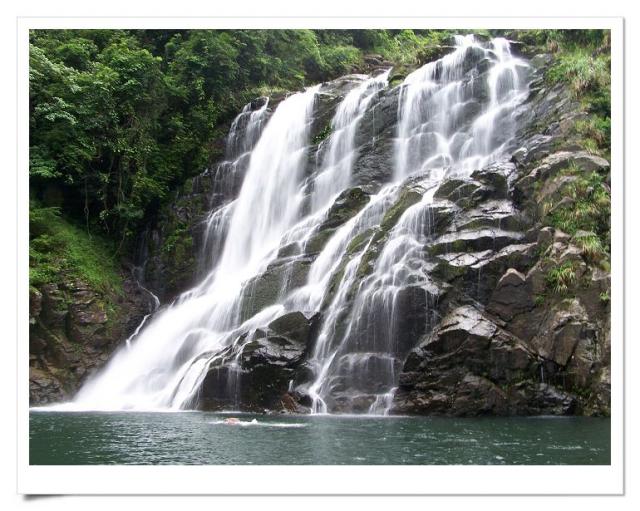 地处揭西县南山镇称沟潭村境内,落差近百米,"粤东第一飞瀑",早在清代