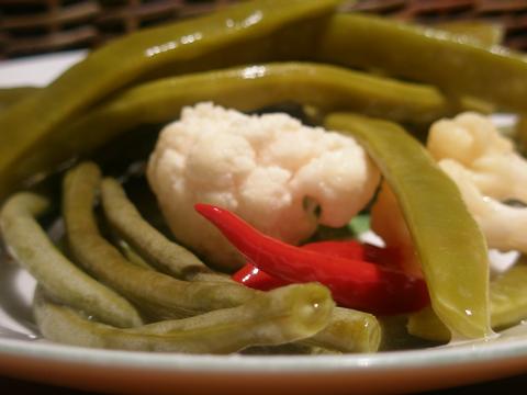 泡酸菜,传统特色菜肴,属 a target="_blank" href="/item/川菜系