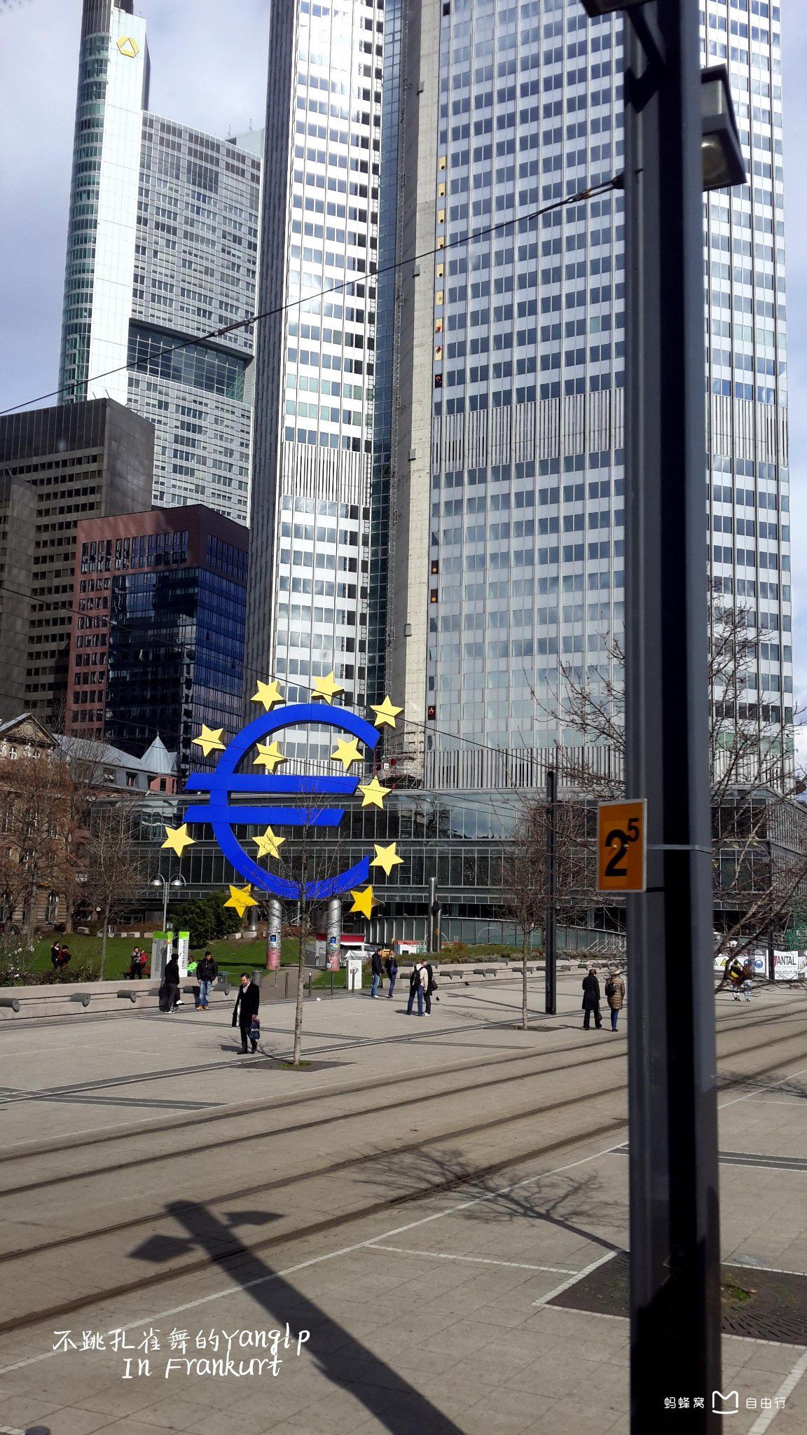  p>欧元塔(eurotower)是一座位于德国法兰克福银行区的40层摩天大楼.