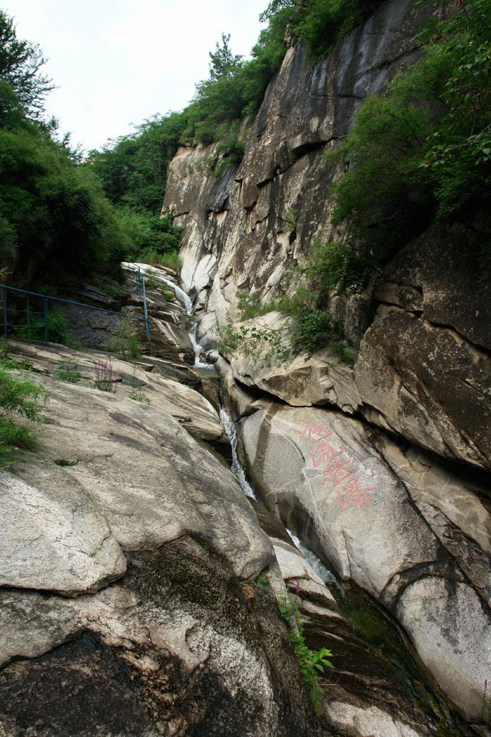  p>精灵谷自然风景区成立至今已成为密云旅游业中有规模的综合旅游