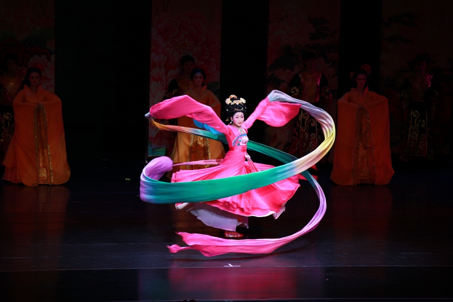  p>眉户,分布于山西晋南,陕西,甘肃,豫西等各省地,又称 "眉鄠"或"迷糊