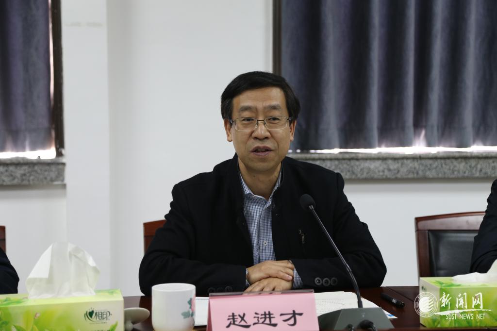  p data-id="gnwlq4ym9w">赵进才,1960年12月出生于内蒙古丰镇市,环境