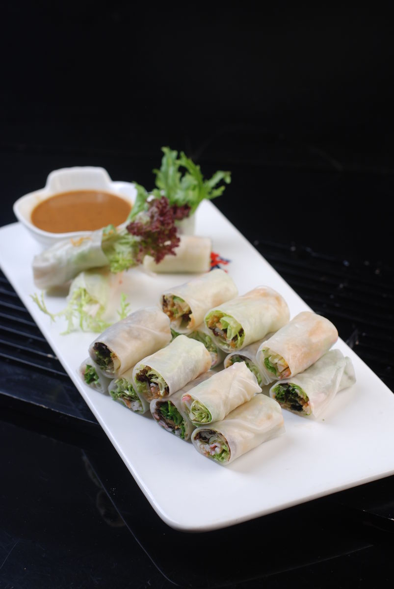 翠白蔓莓沙拉卷