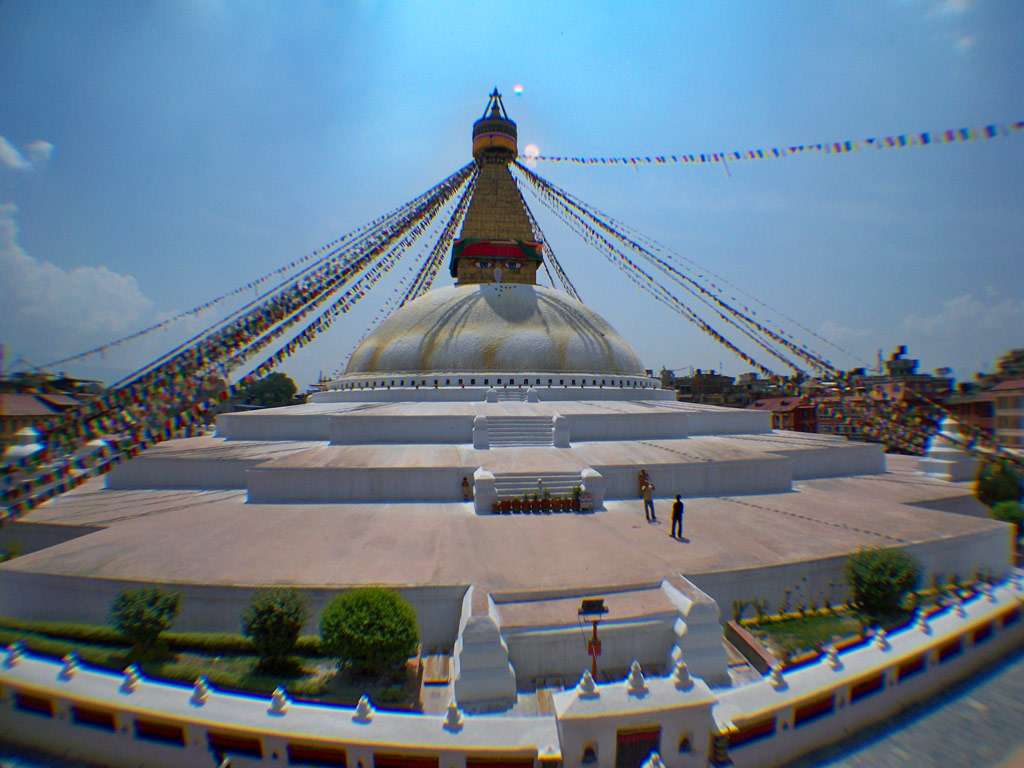  /p> p>博达哈大佛塔(bodhnath)是全世界最大的圆佛塔,白色巨