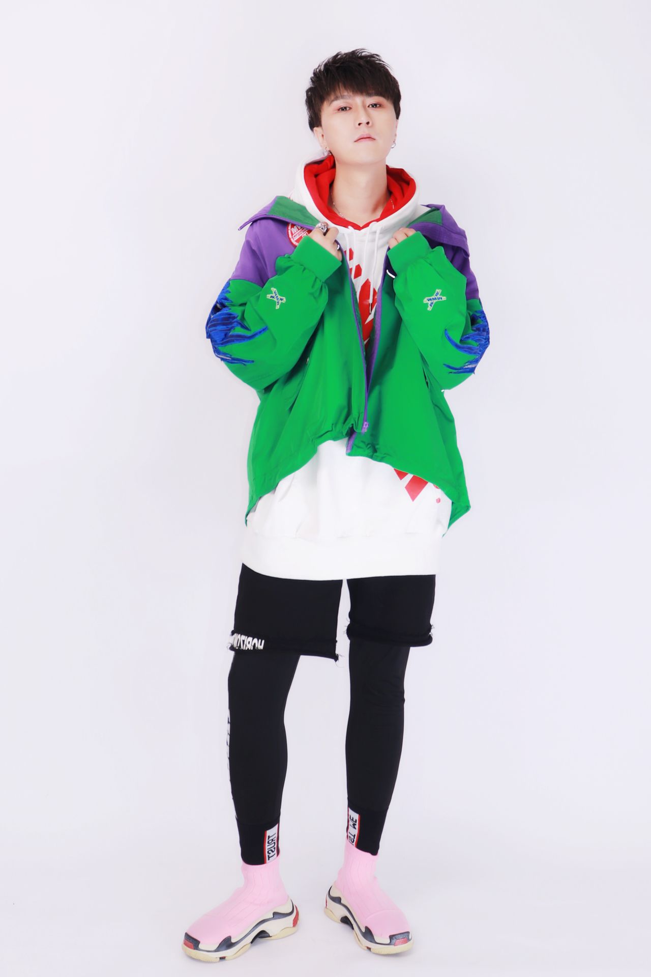 "gnbrc7hm8g">杨博然,2月17日出生于黑龙江省哈尔滨市,中国内地男歌手