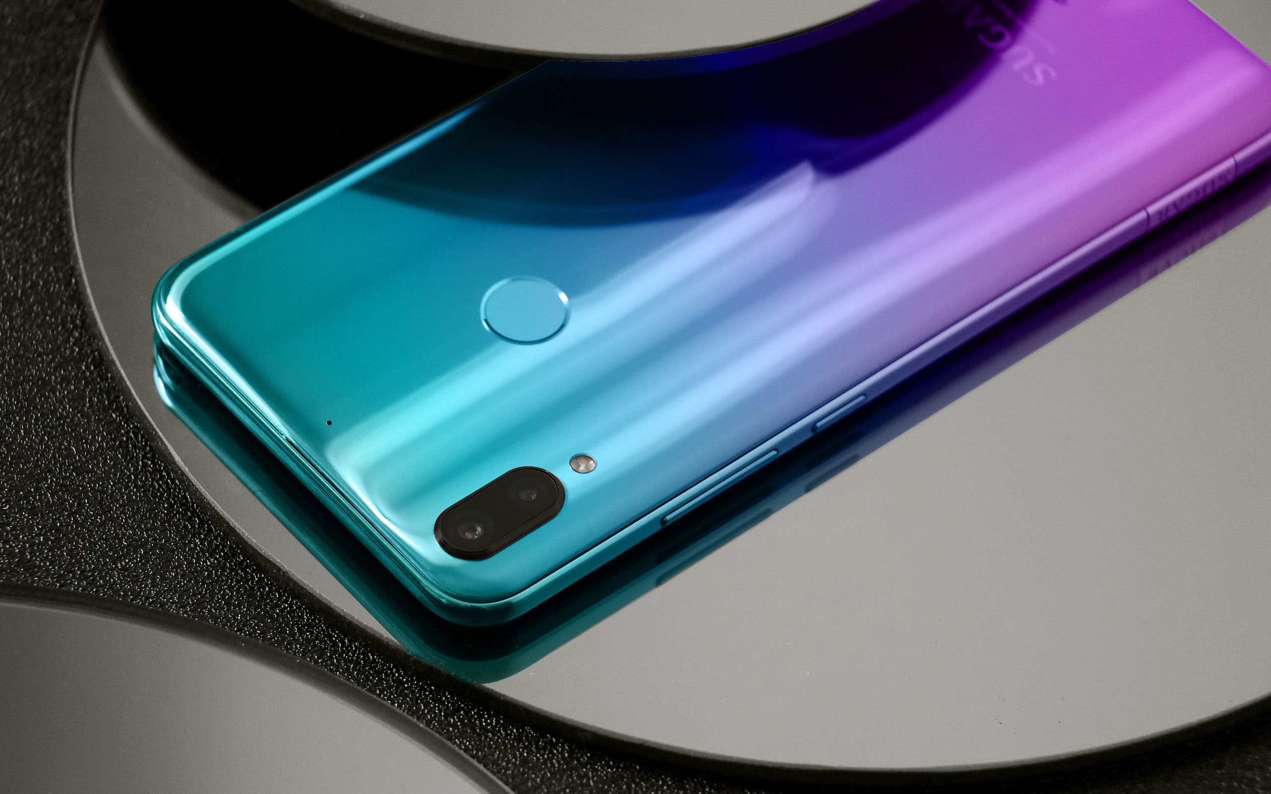  p>sugar糖果手机于2013年创立, 致力融合现代时尚与 a target="