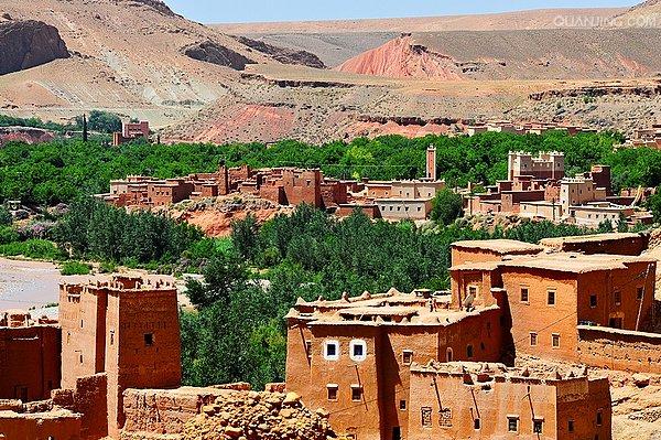  p>摩洛哥王国(阿拉伯语:                                  ),简称