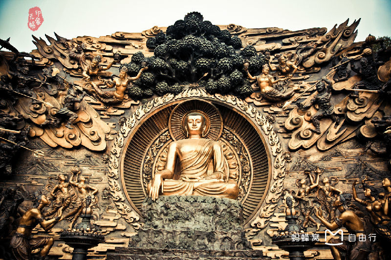  p>灵山大佛是一个世界著名景点,位于江苏省无锡市滨湖区马山国家风景