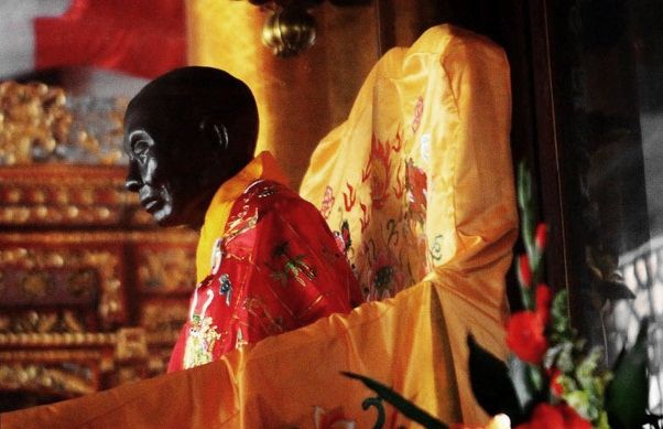  p>被尊为禅宗六祖的 a target="_blank" href="/item/曹溪">曹溪 /a>